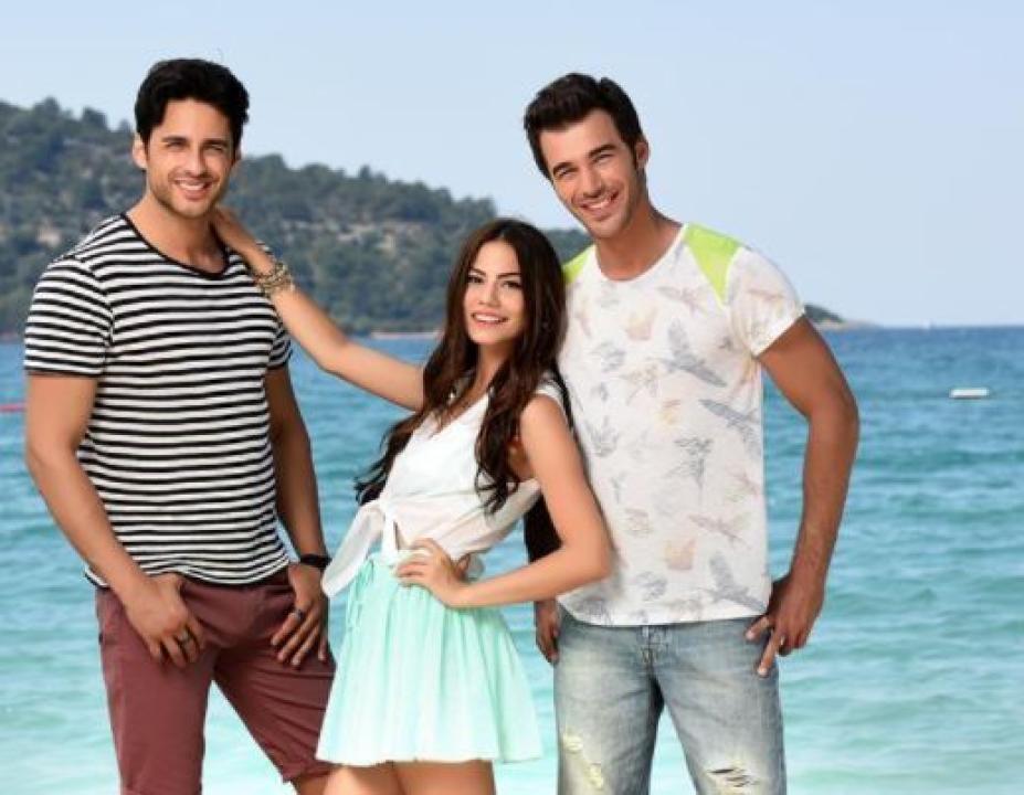 مسلسل رائحة الفراولة الحلقة 17 مترجمة للعربية HD